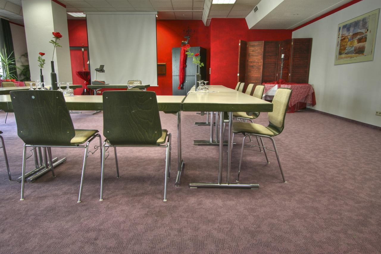 Sport Und Tagungshotel Kenzingen Esterno foto