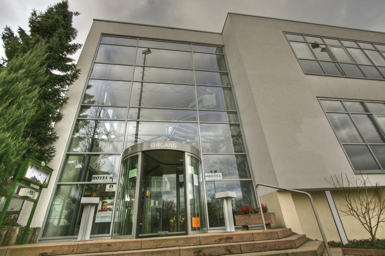 Sport Und Tagungshotel Kenzingen Esterno foto