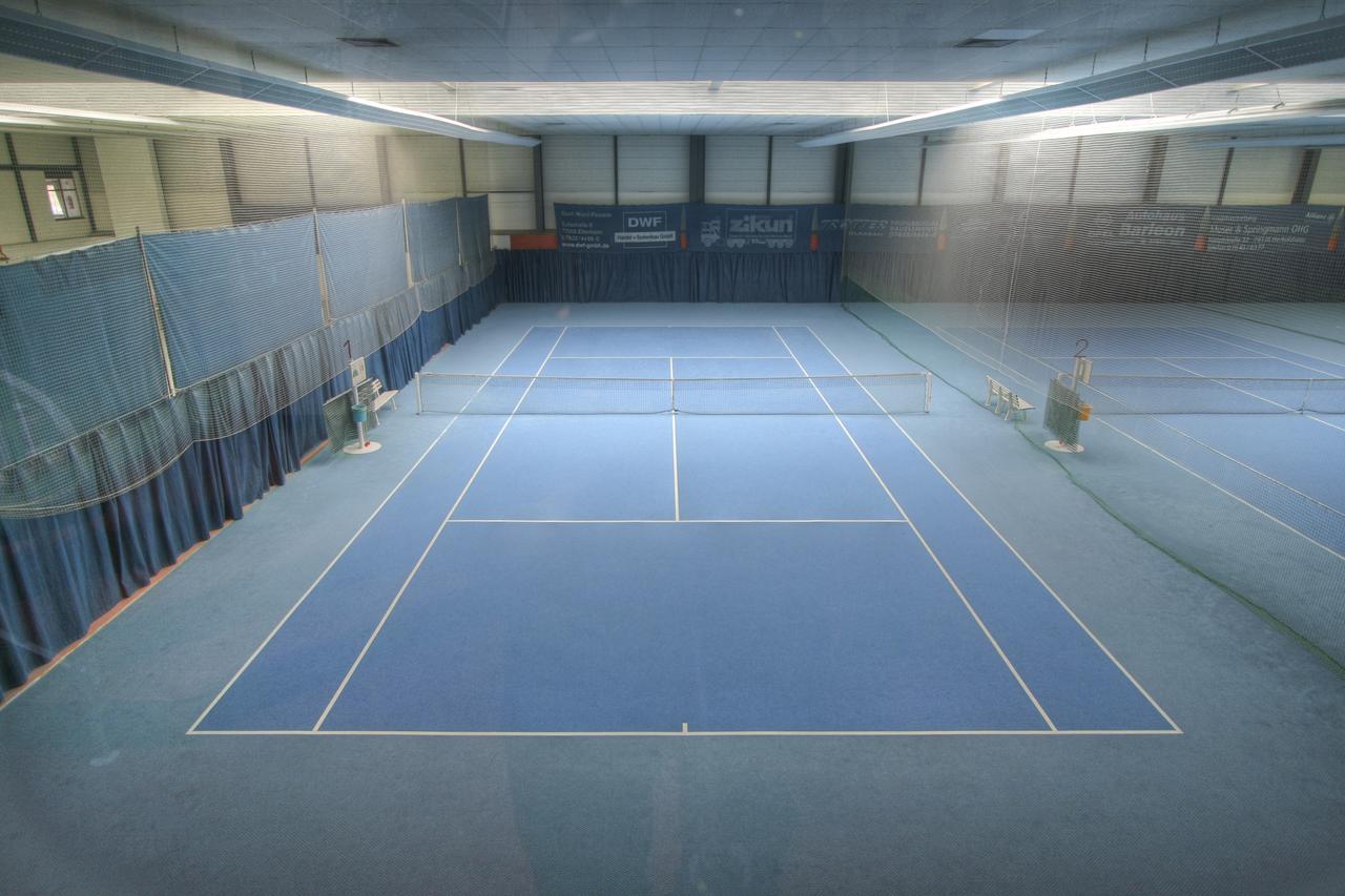 Sport Und Tagungshotel Kenzingen Esterno foto