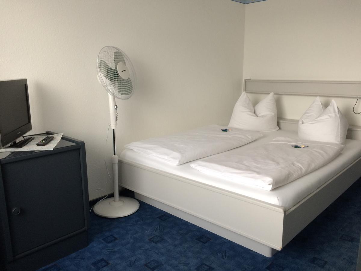Sport Und Tagungshotel Kenzingen Esterno foto